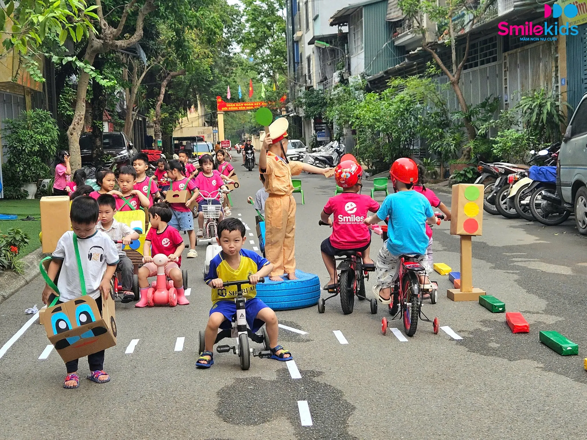 Những khoảnh khắc đáng yêu của con trong hành trình học tập
