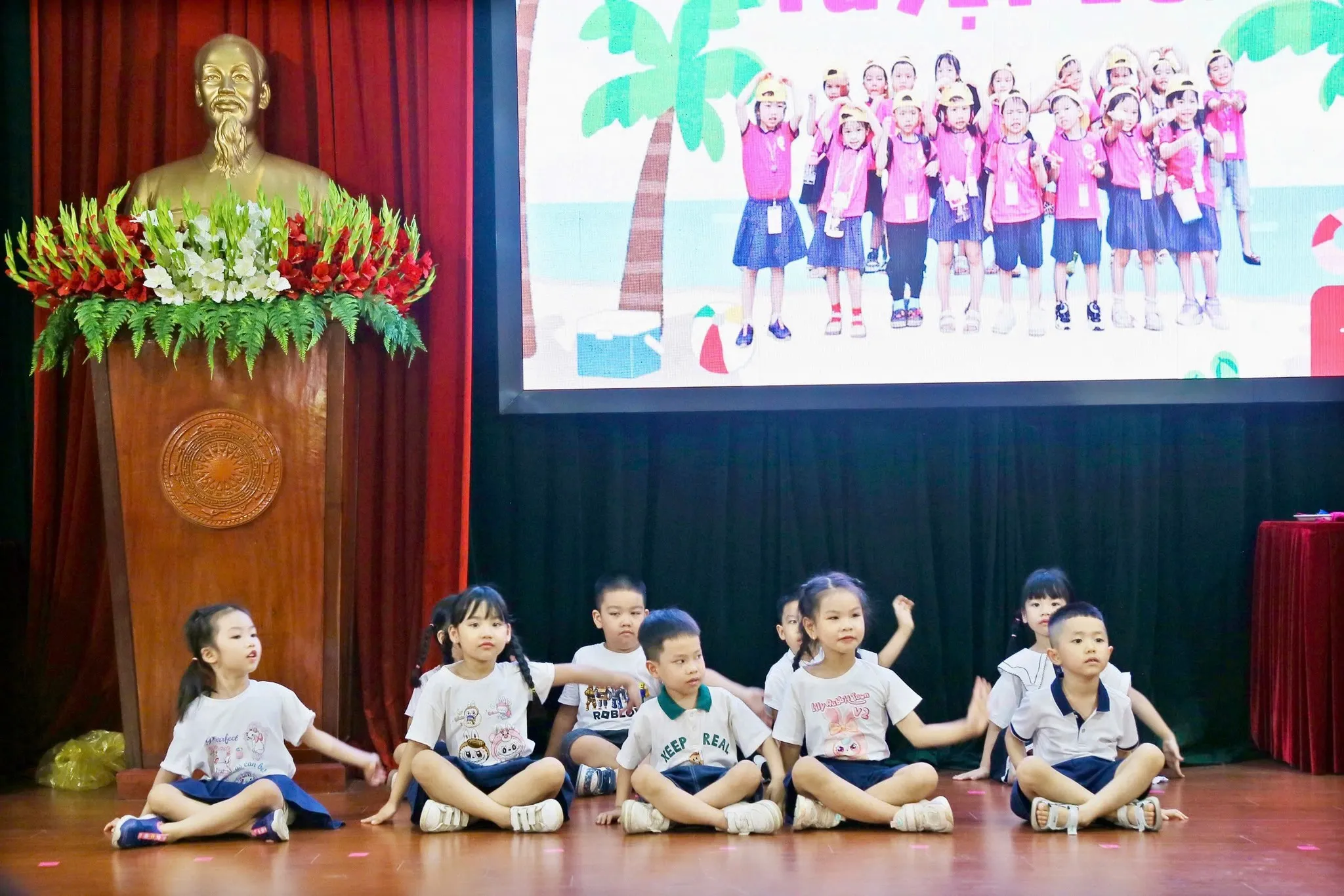 Hình ảnh lễ tổng kết năm học tại SmileKids 2024-2025