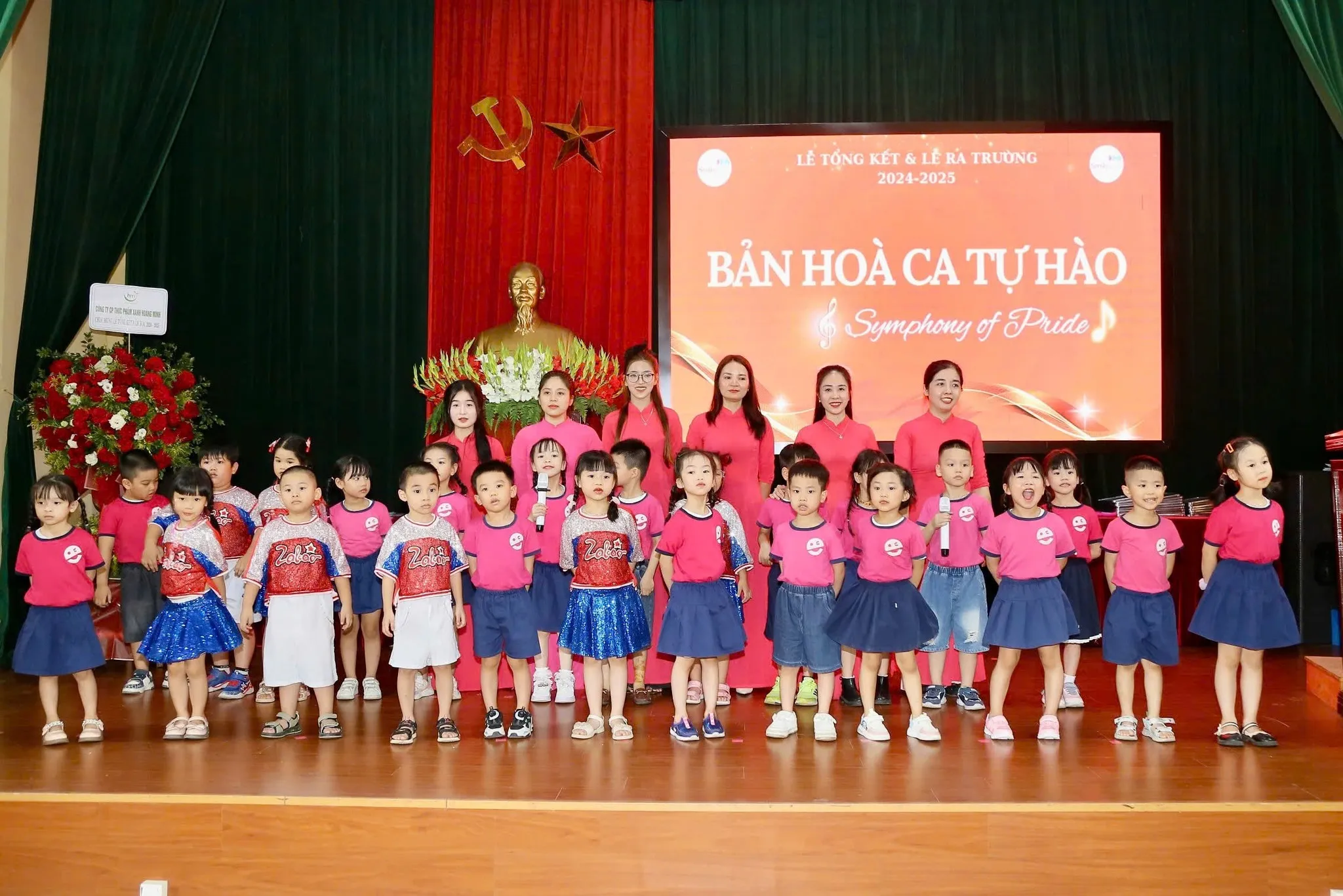 Hình ảnh lễ tổng kết năm học tại SmileKids 2024-2025
