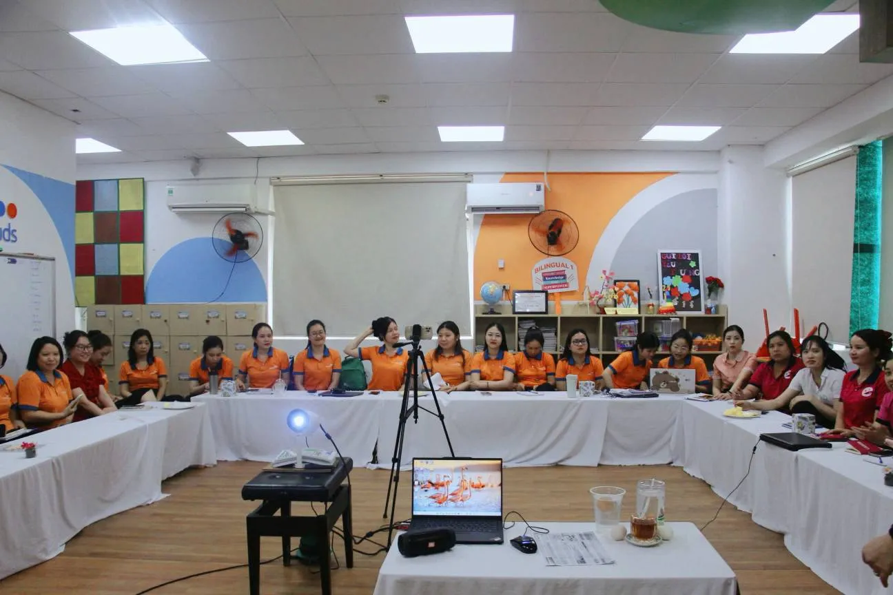 Đội ngũ giáo viên tham gia tập huấn POKI