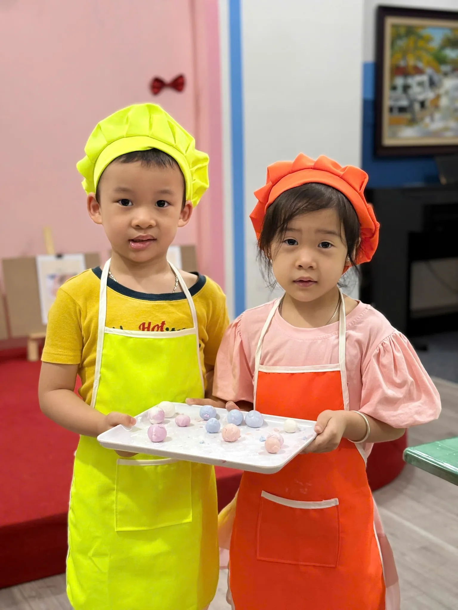 Các bạn nhỏ tại Smilekids đã được tham gia hoạt động làm bánh trôi bánh chay